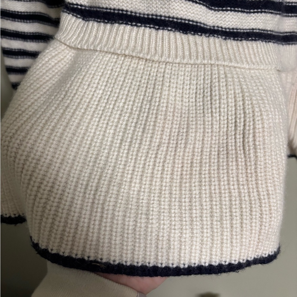 Kate Spade Broome Street Stripe Poplin Sweater Size
Medium Gold Buttons - Picture 6 of 9